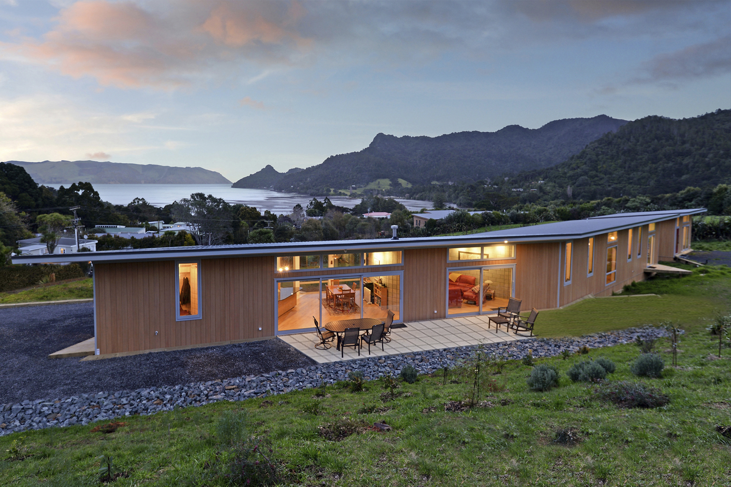 UPLAND ROAD HOUSE 01, HUIA BAY, MANUKAU HARBOUR, NEW ZEALAND